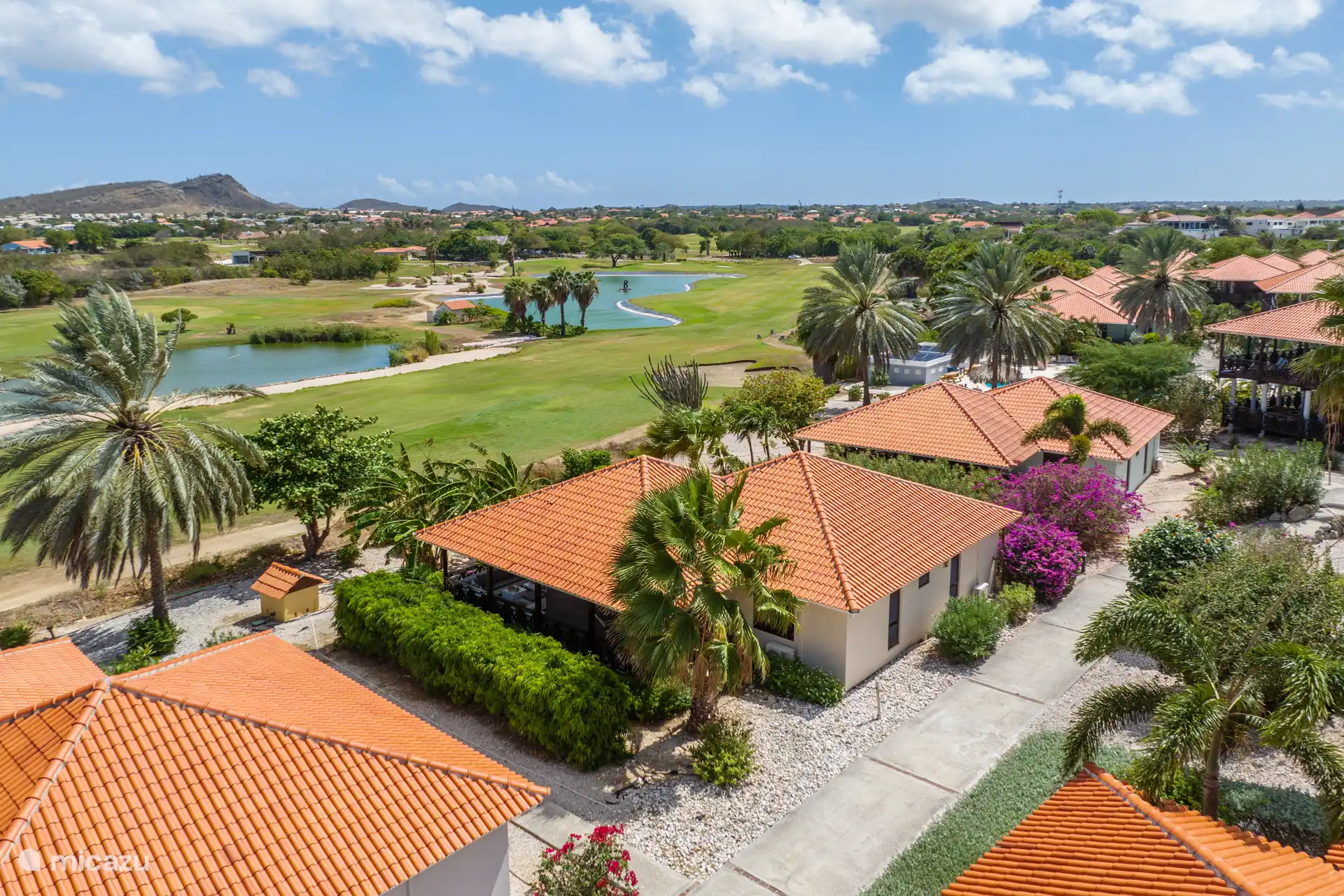 Première ligne du terrain de golf, avec beaucoup d’intimité...