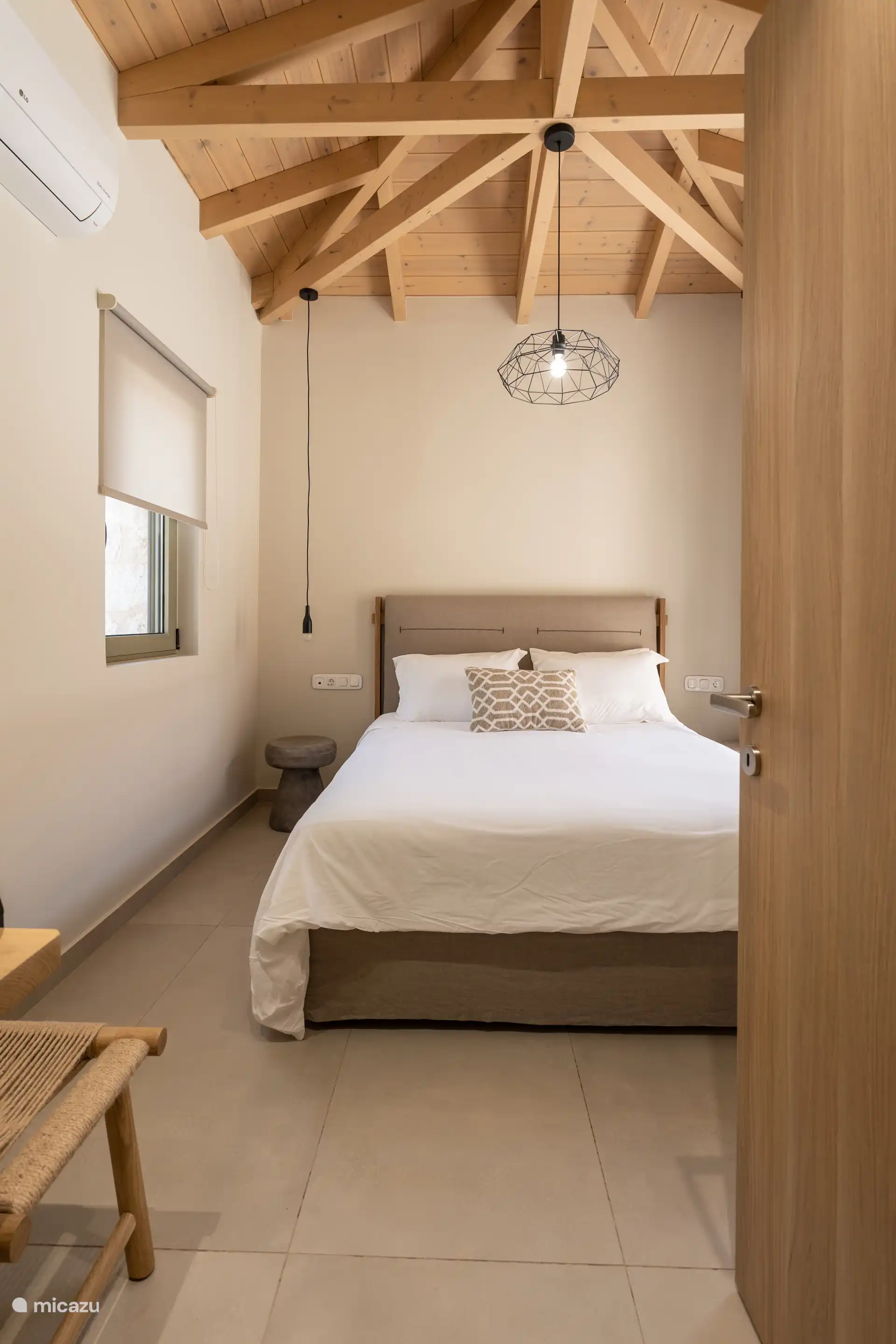 Papadria Luxury Vilas Lefkada - Chambre principale avec salle de bain attenante