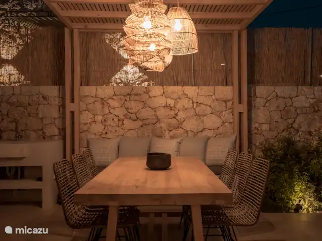 PAPADRIA VILLAS - VILLA ORELIA | Grèce, Lefkas, Tsoukalades - villa Profitez d’un dîner en plein air ou d’un vin dans le cadre extérieur confortable après une journée à Kathisma Beach - Papadria Luxury Villas