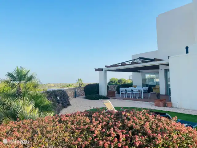 Jacaranda huren in Spanje, Costa Blanca, San Miguel de Salinas - villa Achterterras en tuin