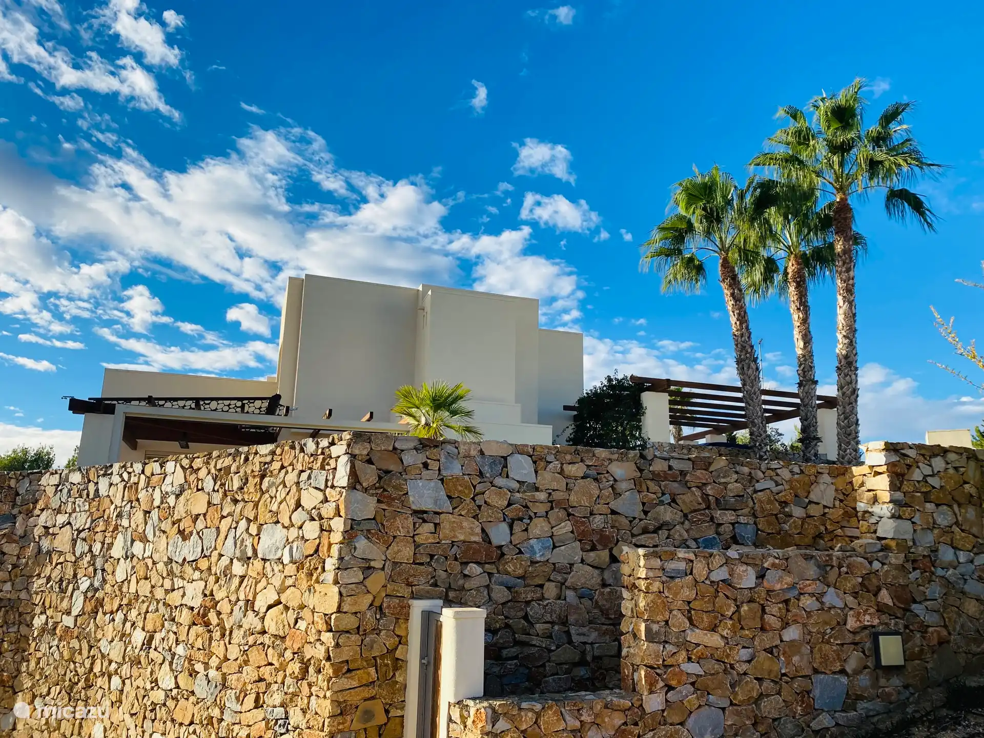 View of the property from the outside 