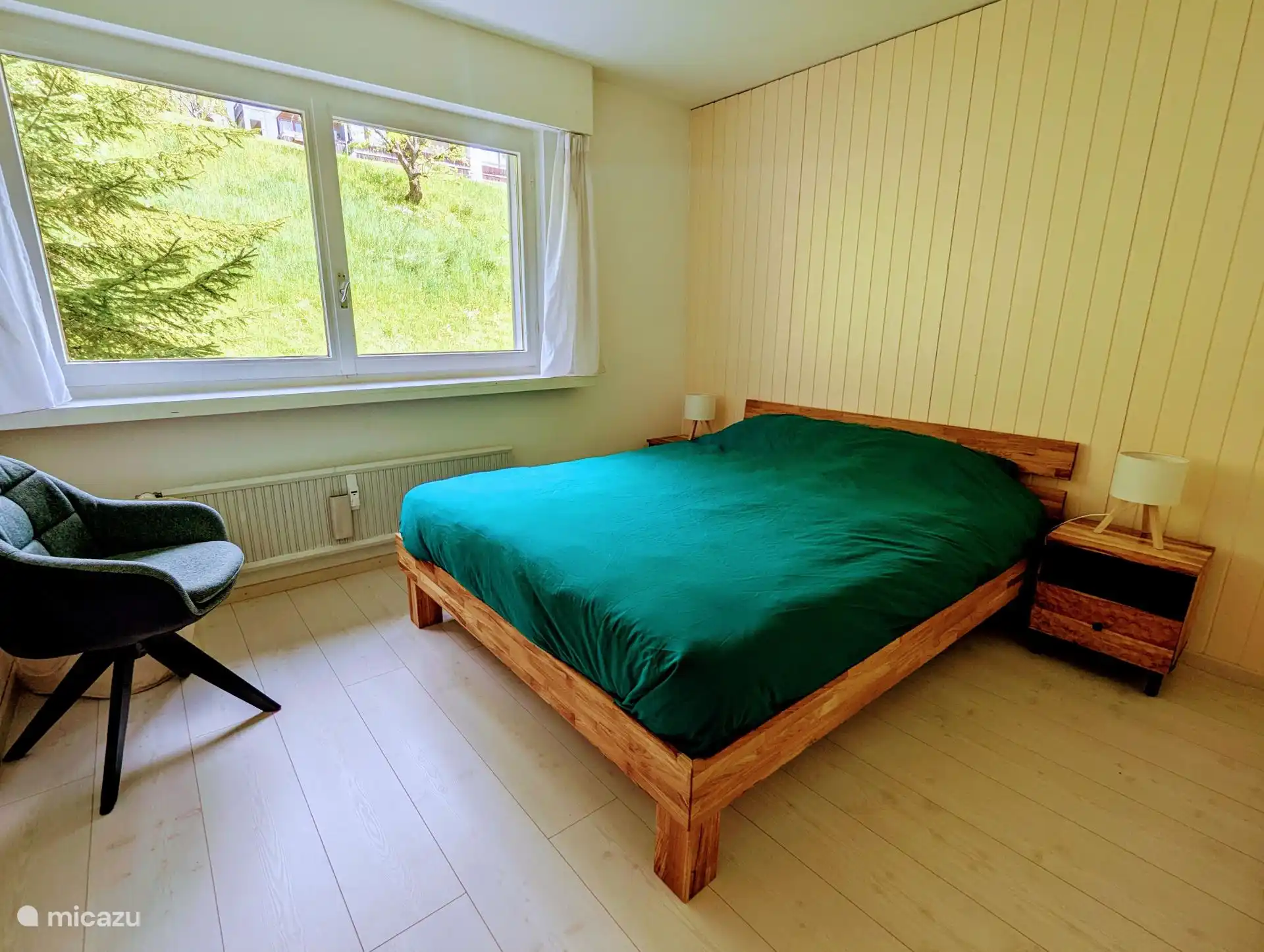 2p bed, 160 x 200 with comfortable closet space to hang and put your clothes. The blinds fully darken the room.