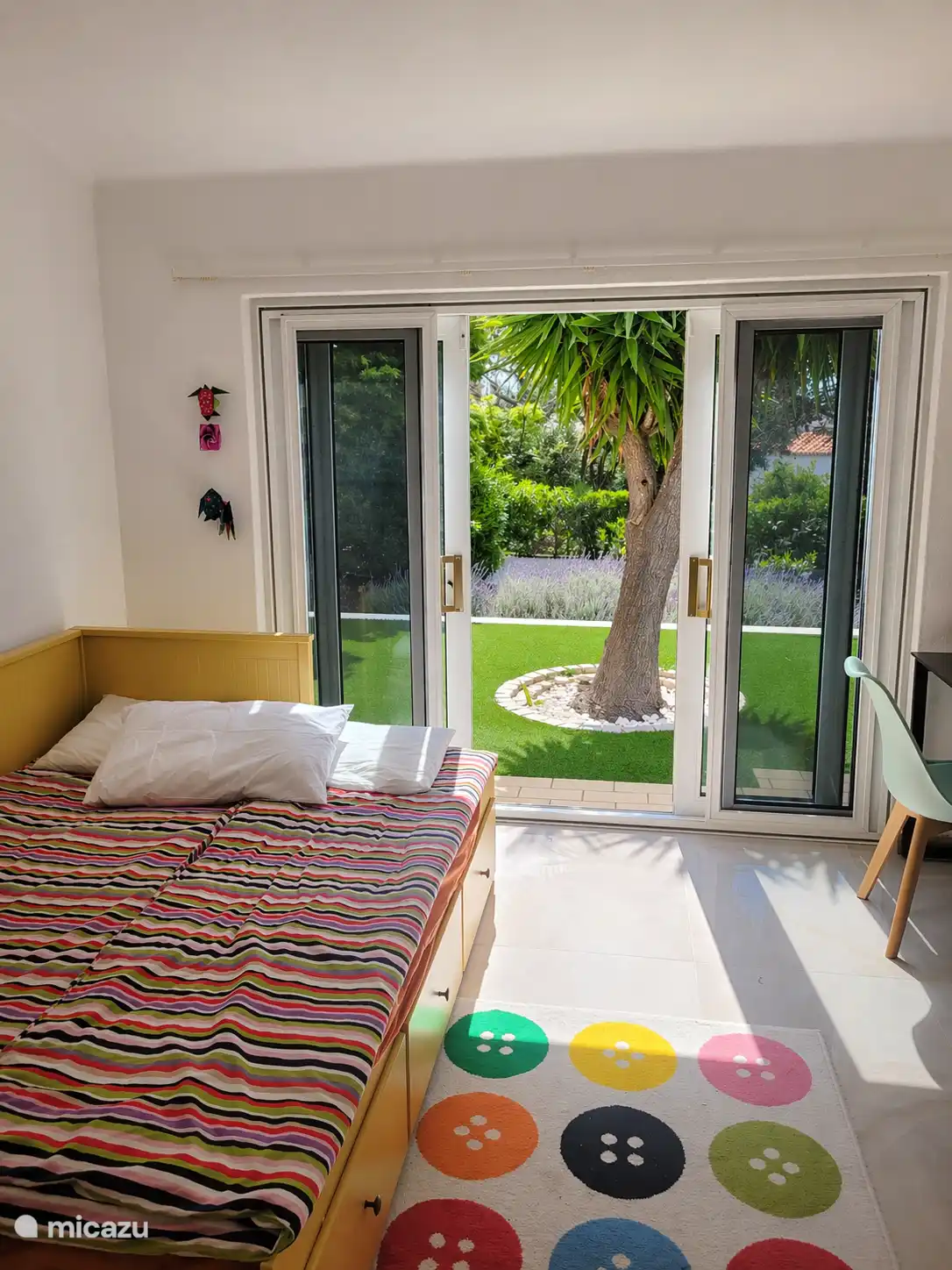 Segundo dormitorio La cama puede usarse por una o dos personas (Ikea Hemnes)