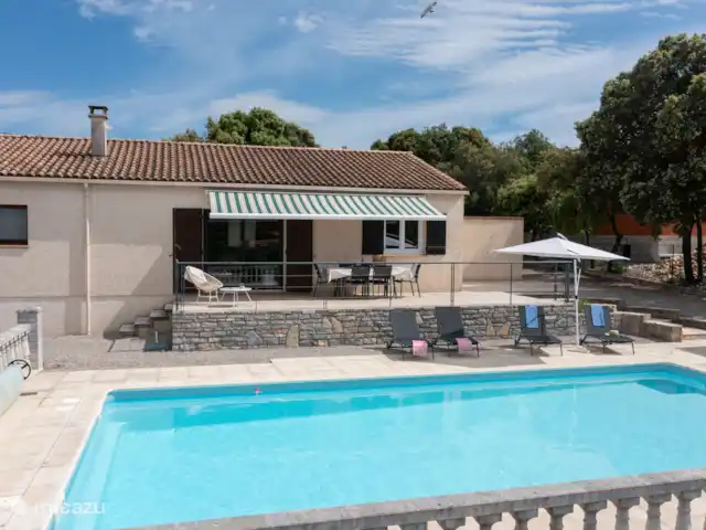 Steeneiken in Frankrijk, Hérault, Cantagrils-Argelliers - villa