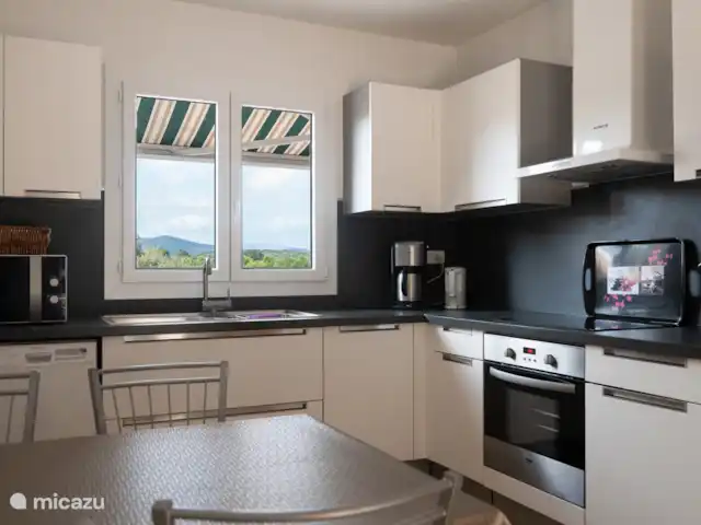 Steeneiken in Frankrijk, Hérault, Cantagrils-Argelliers - villa Keuken