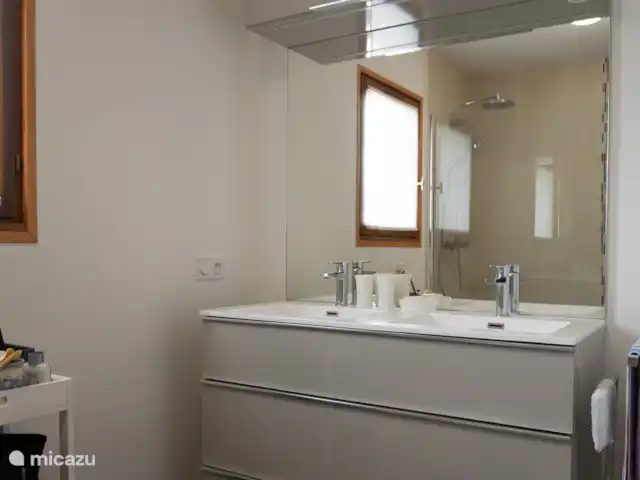 Steeneiken in Frankrijk, Hérault, Cantagrils-Argelliers - villa Badkamer
