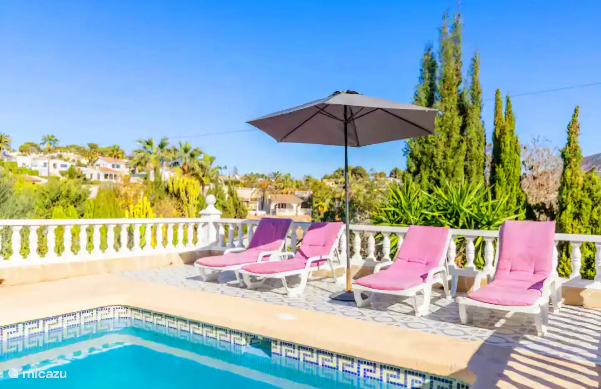 Zona de relax piscina