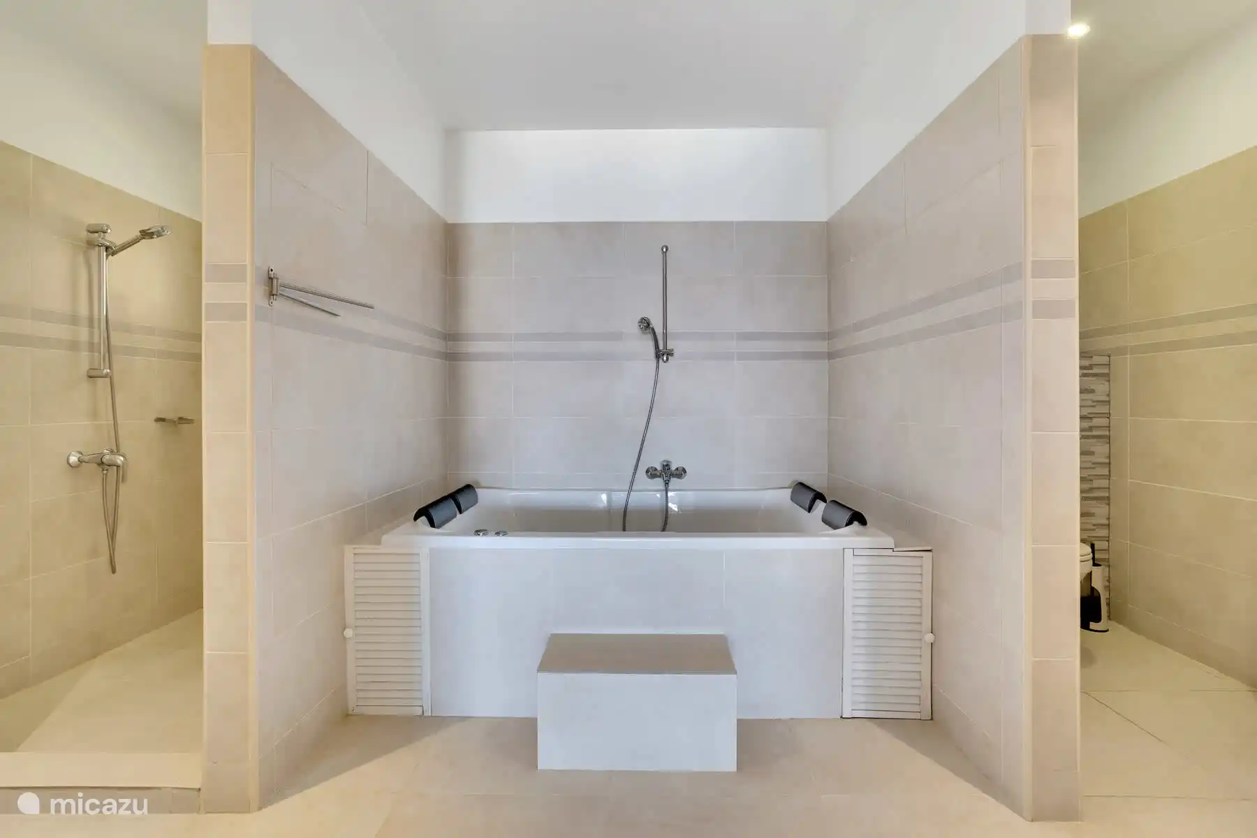 Badkamer master bedroom