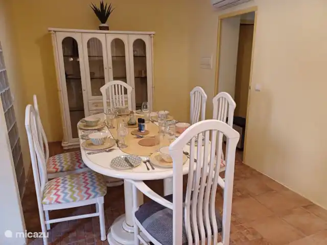 Kitch Appartement Rasquera | Espagne, Costa Dorada, Rasquera - appartement Table à manger