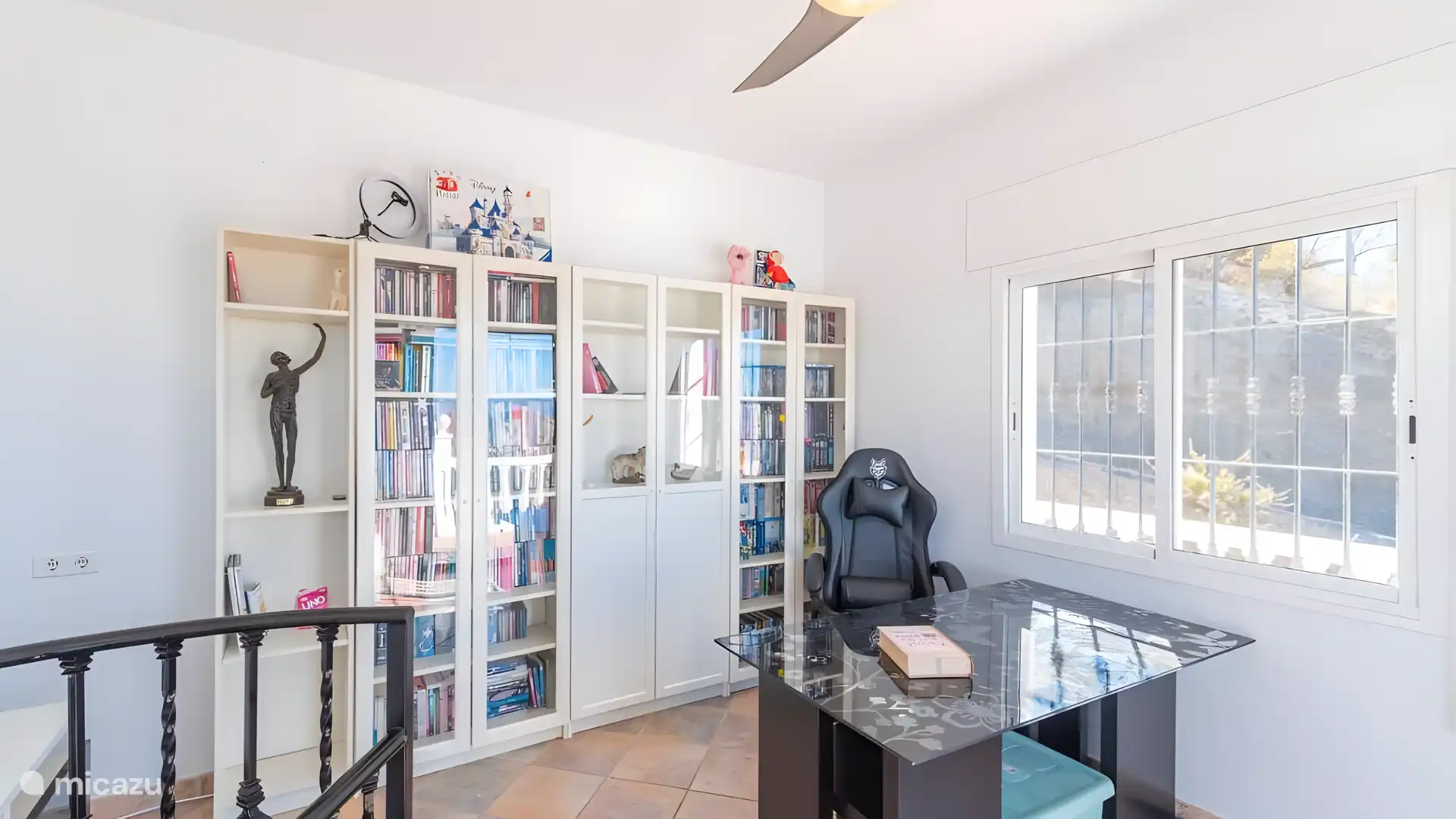 Coin bureau au 2ième étage