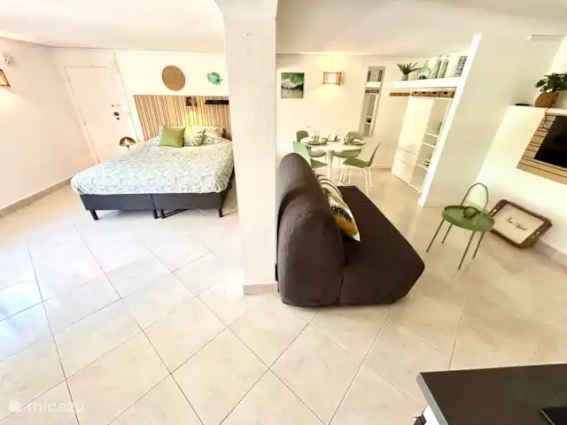 ‘Connosco’ pool-studio Romenco huren in Portugal, Algarve, São Bartolomeu De Messines - studio 2-persoons bed en 2-persoons slaapbank (voor de kids) alsmede een zitje, wachten op jullie
