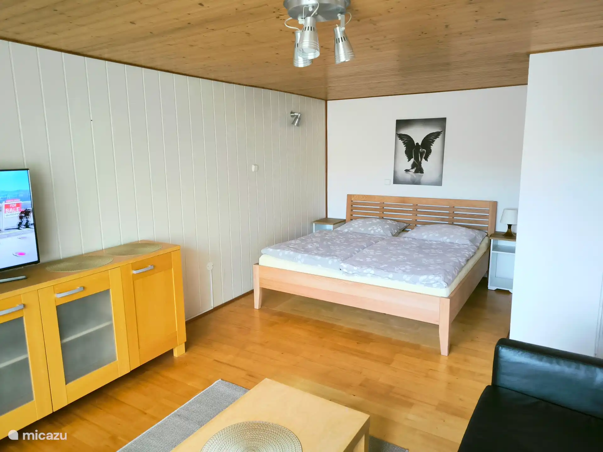 Schlafzimmer 1