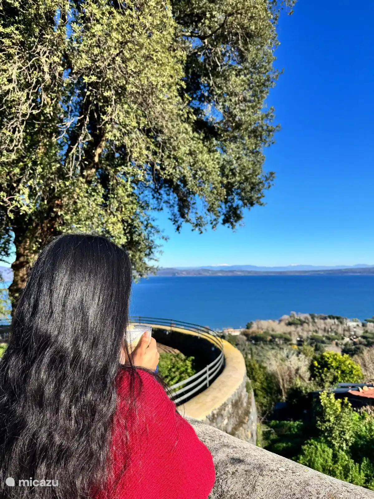 À quelques pas, Il Faro est un joyau caché surplombant le lac Bracciano, parfait pour les apéritifs au coucher du soleil et les déjeuners paresseux. Un favori local.