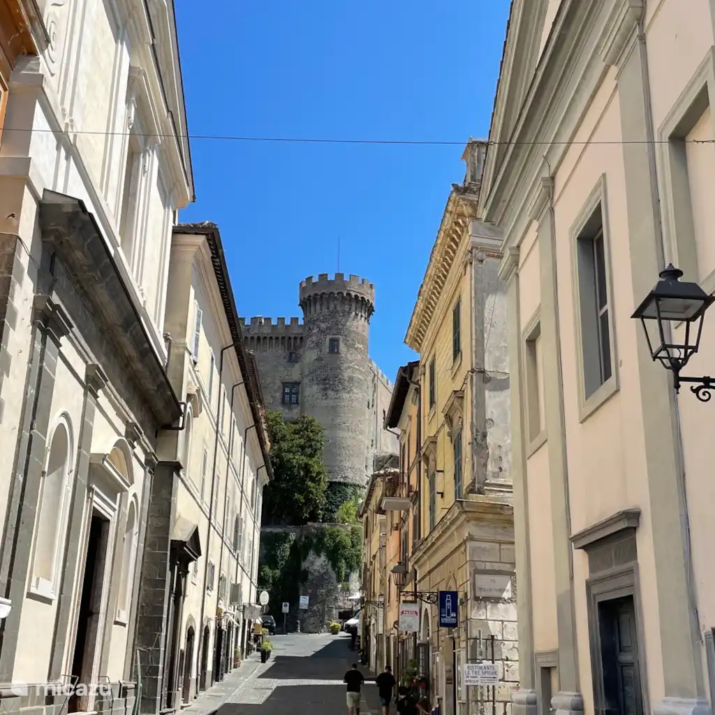 Castle_Terrace uitzicht op het meer van Rome