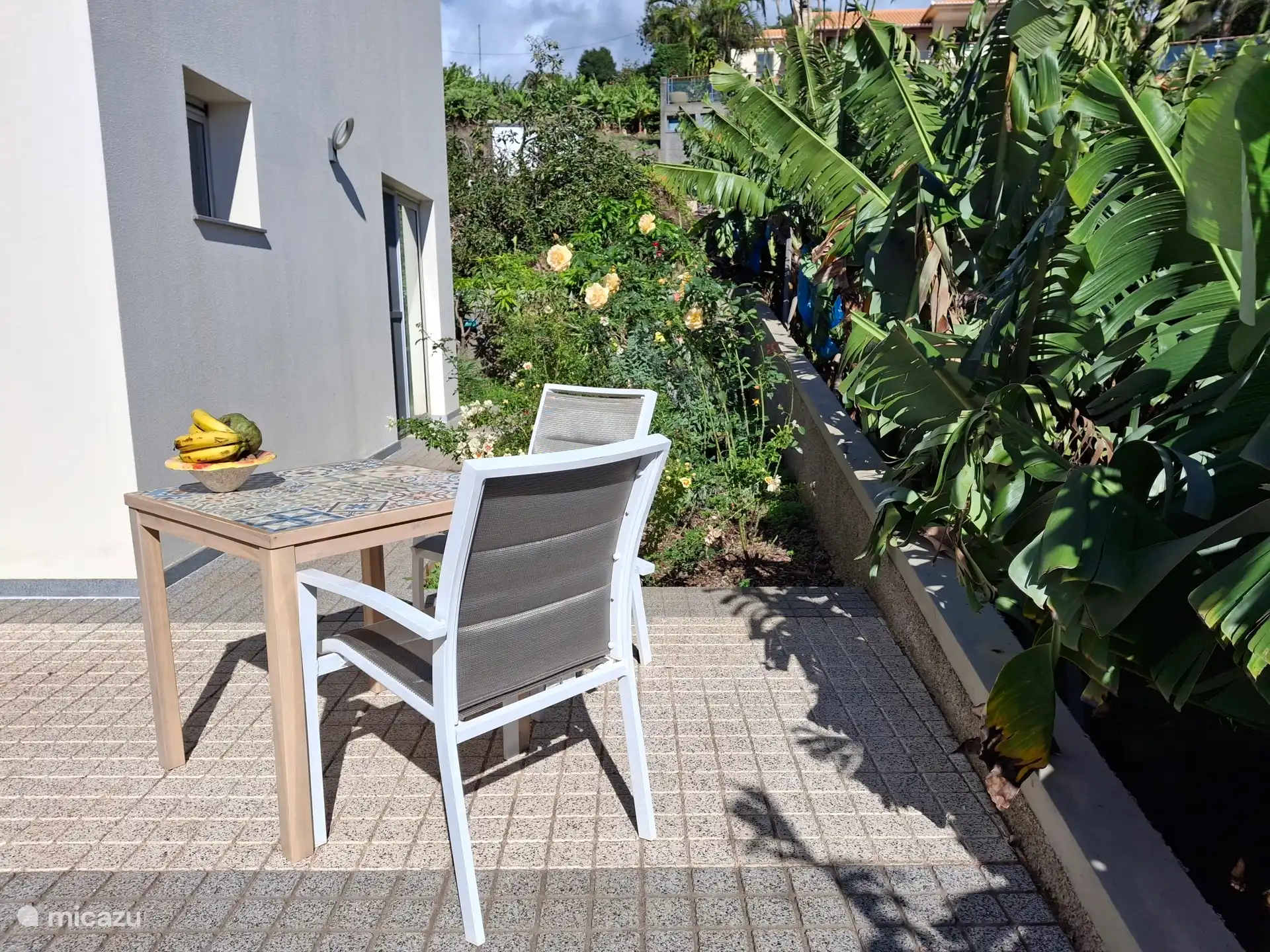 Nach Süden ausgerichtete Terrasse 