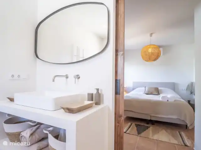 Villa Selene | Espagne, Costa Blanca, Jávea - villa Chambre principale avec salle de bain privée et douche.