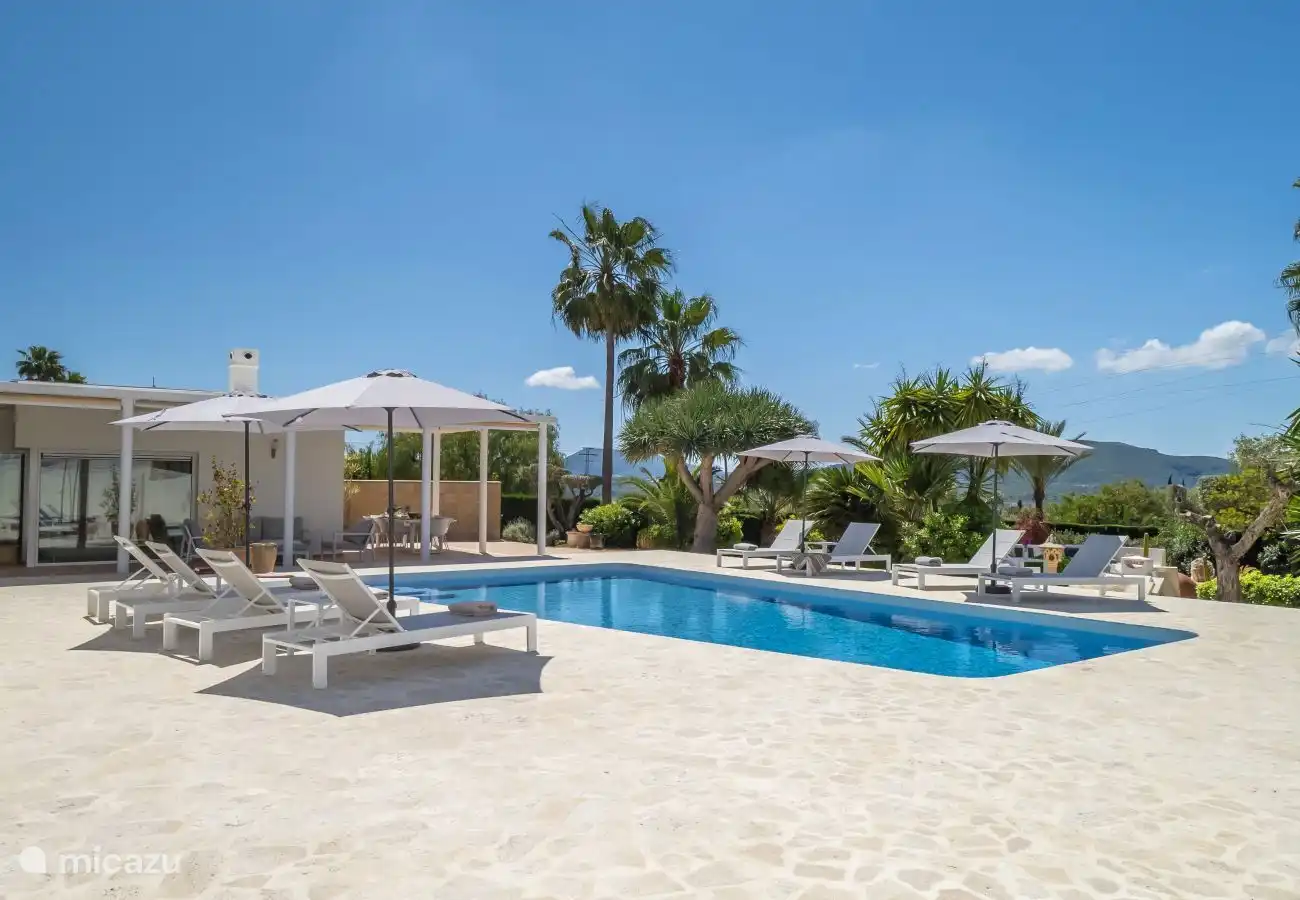 Das Hotel liegt in einer paradiesischen Umgebung.