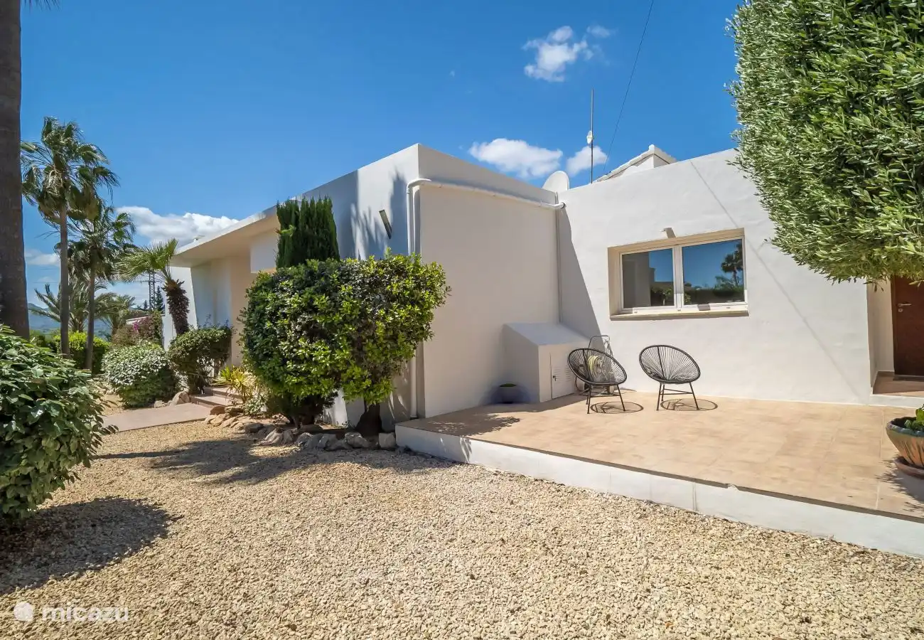 Perfekter Ort für eine morgendliche Yogastunde an der frischen Luft.