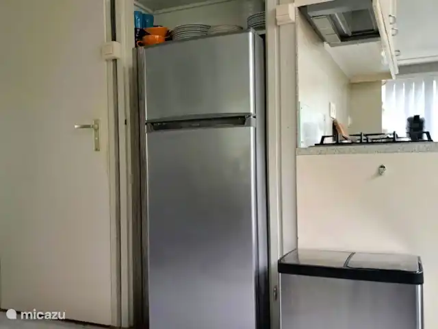 Location de Vacances Belgique, Ardennes, Durbuy, chalet - SilvaRosa Durbuy Nouveau réfrigérateur spacieux avec compartiment congélateur