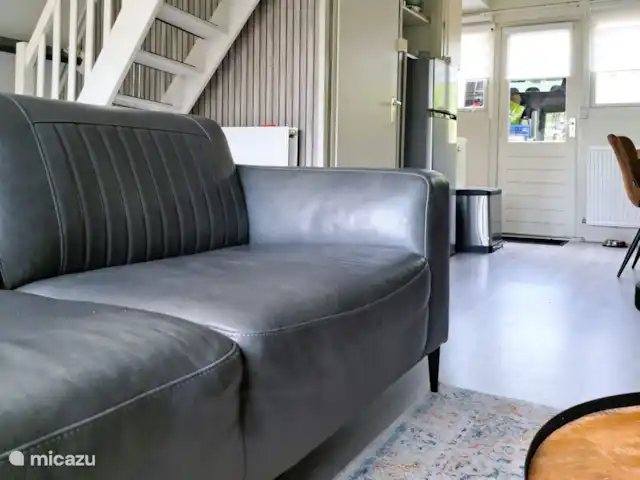 Location de Vacances Belgique, Ardennes, Durbuy, chalet - SilvaRosa Durbuy Salon spacieux avec sol stratifié