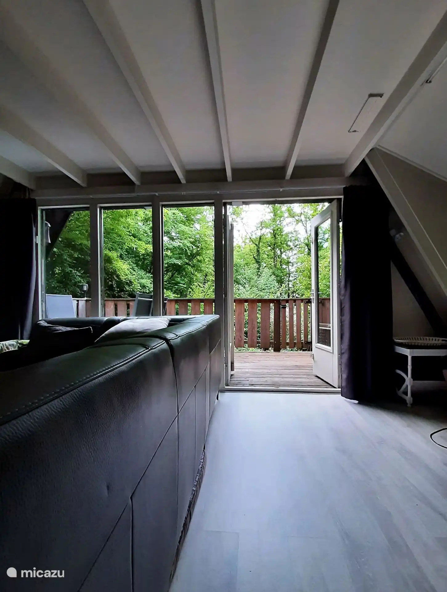 Was für eine Aussicht, als ob man in den Wipfeln der Bäume wohnen würde