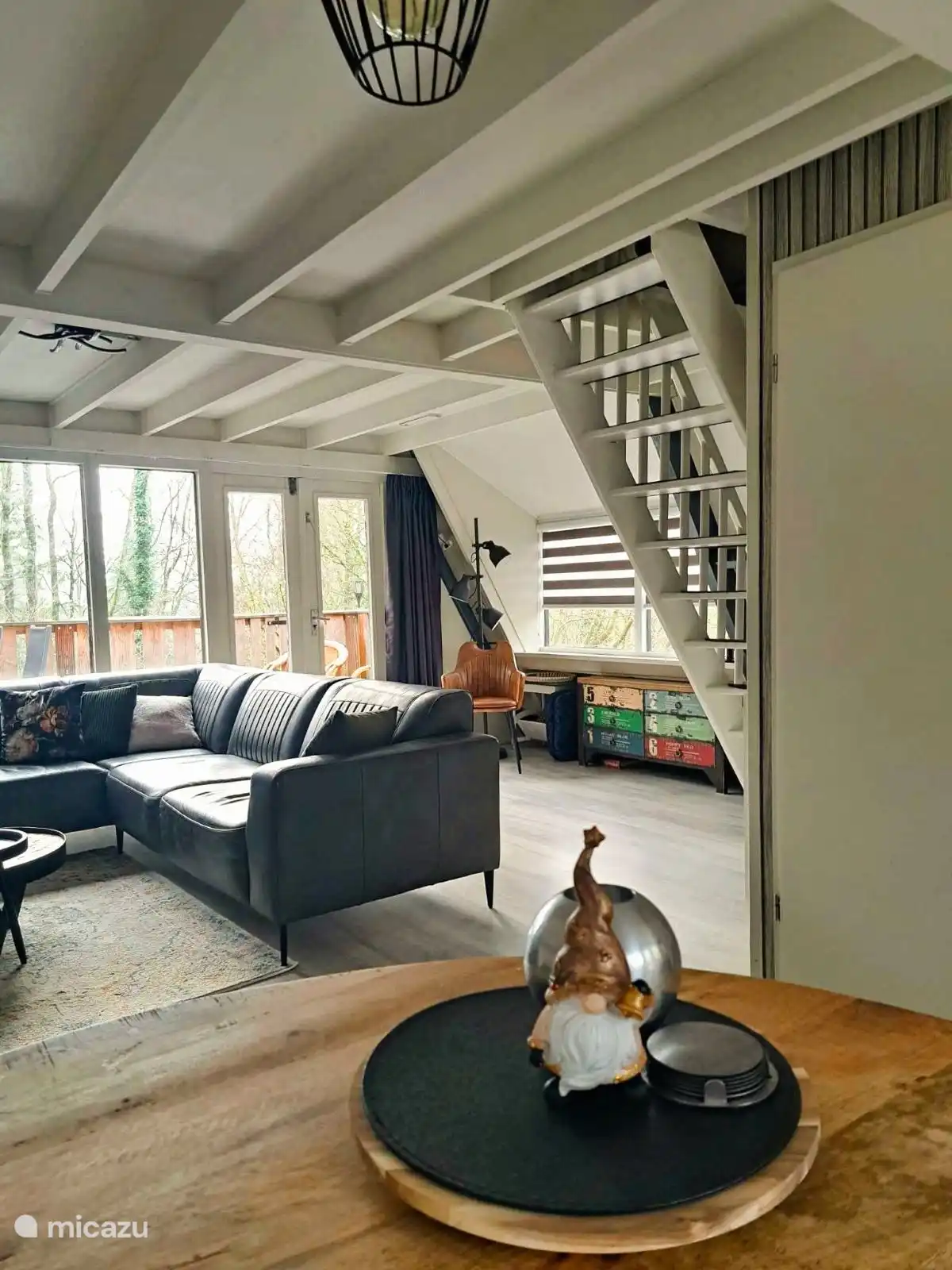 schönes, geräumiges Ledersofa