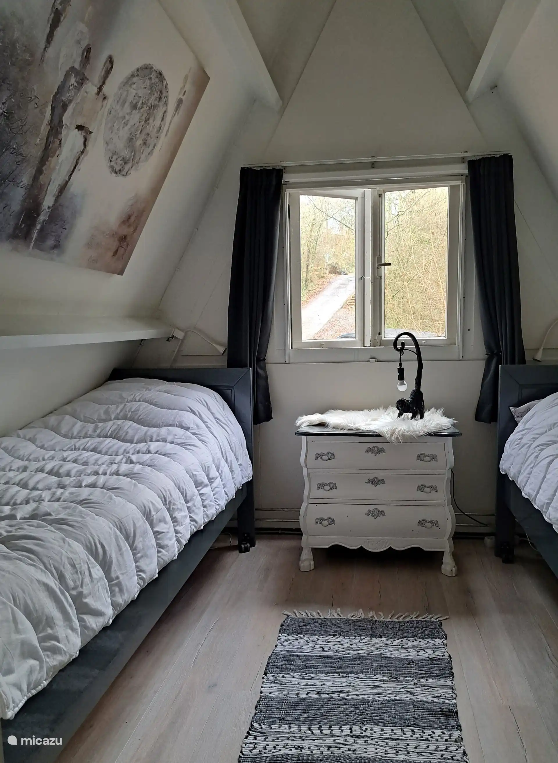 2 gleiche Betten können auf Wunsch zusammengeschoben werden