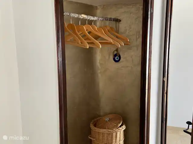 Casa nooit gedacht huren in Spanje, Costa Blanca, Alfáz del Pi - villa Kast slaapkamer 1