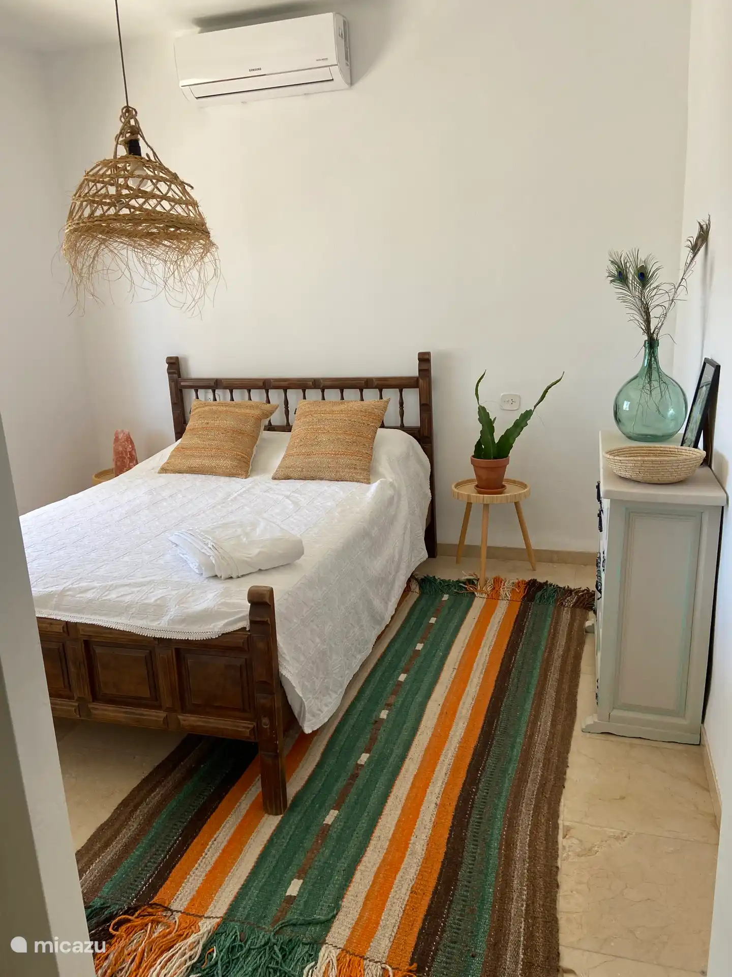 Chambre 1 
avec salle de bain attenante 