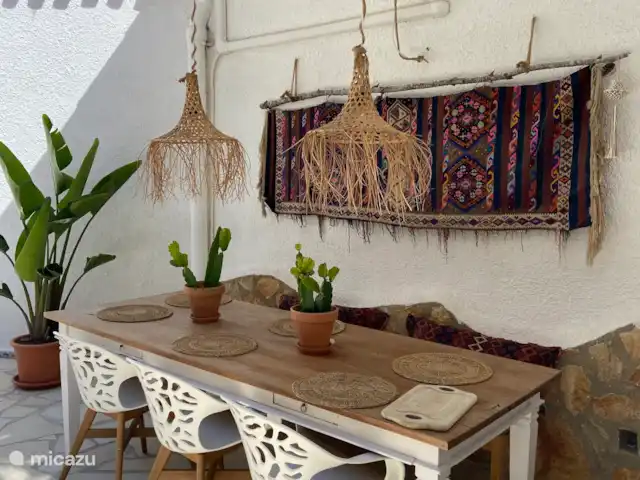 Casa nooit gedacht huren in Spanje, Costa Blanca, Alfáz del Pi - villa Heerlijke eet gelegenheid in de schaduw