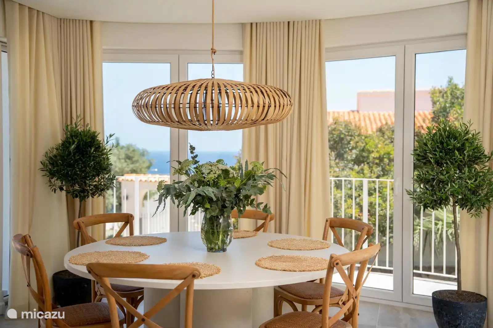Dining Room & Views