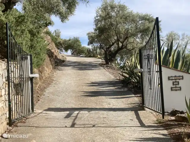 Casa La Serena et Casita del Toro  | Espagne, Andalousie, Cómpeta - maison de vacances Le portail d’entrée.
