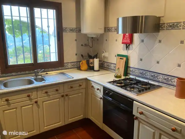 Casa La Serena et Casita del Toro  | Espagne, Andalousie, Cómpeta - maison de vacances Cuisine avec cuisinière et four