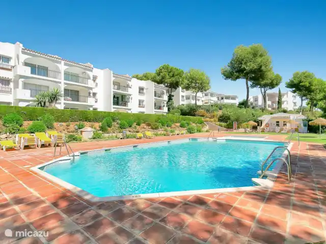Miraflores Monte B en España, Costa del Sol, Mijas Costa - apartamento segunda piscina de hasta 2 m de profundidad
