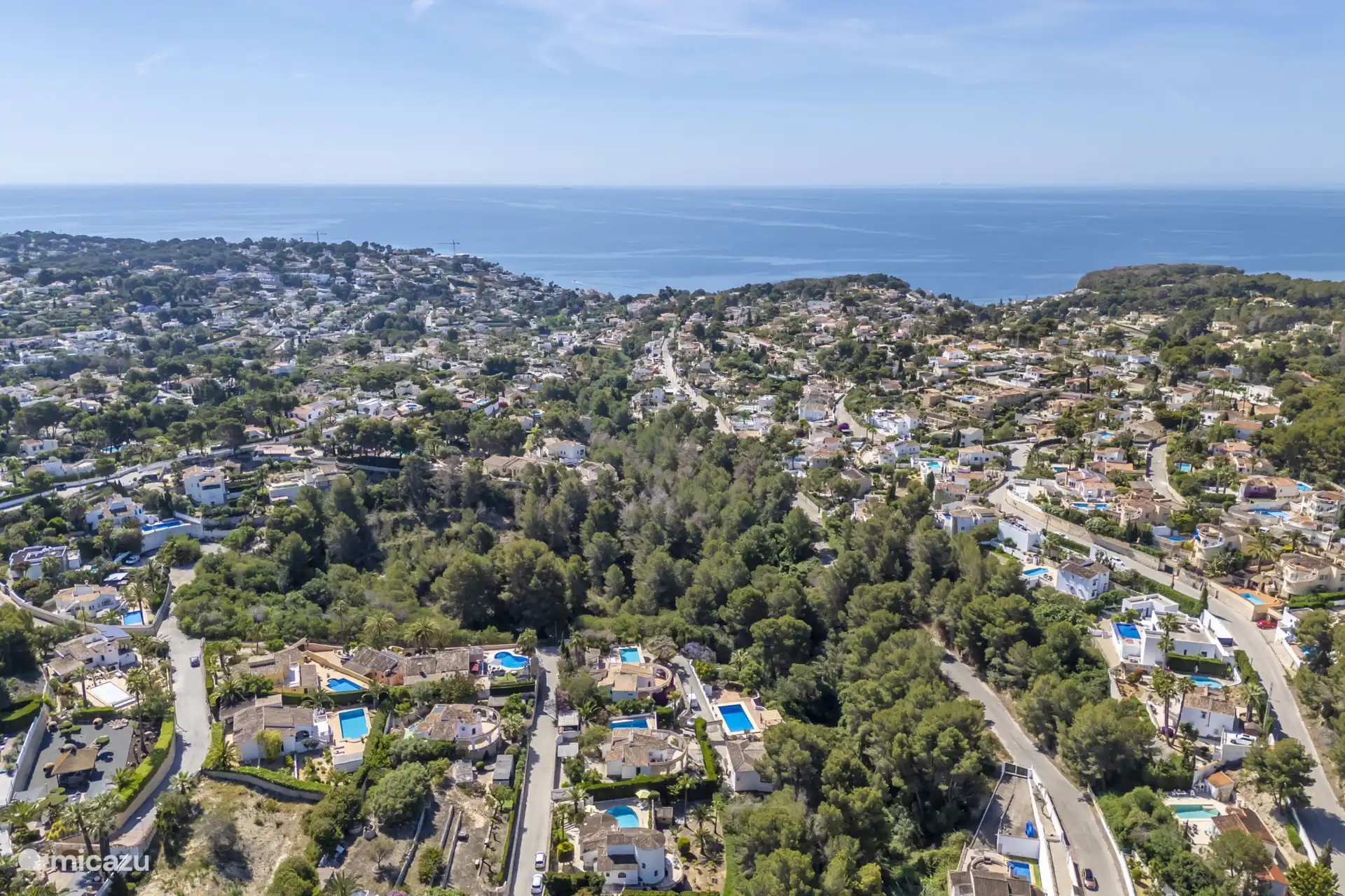 La playa está a solo 1,2 km. ¿A pie, en bicicleta o en coche?