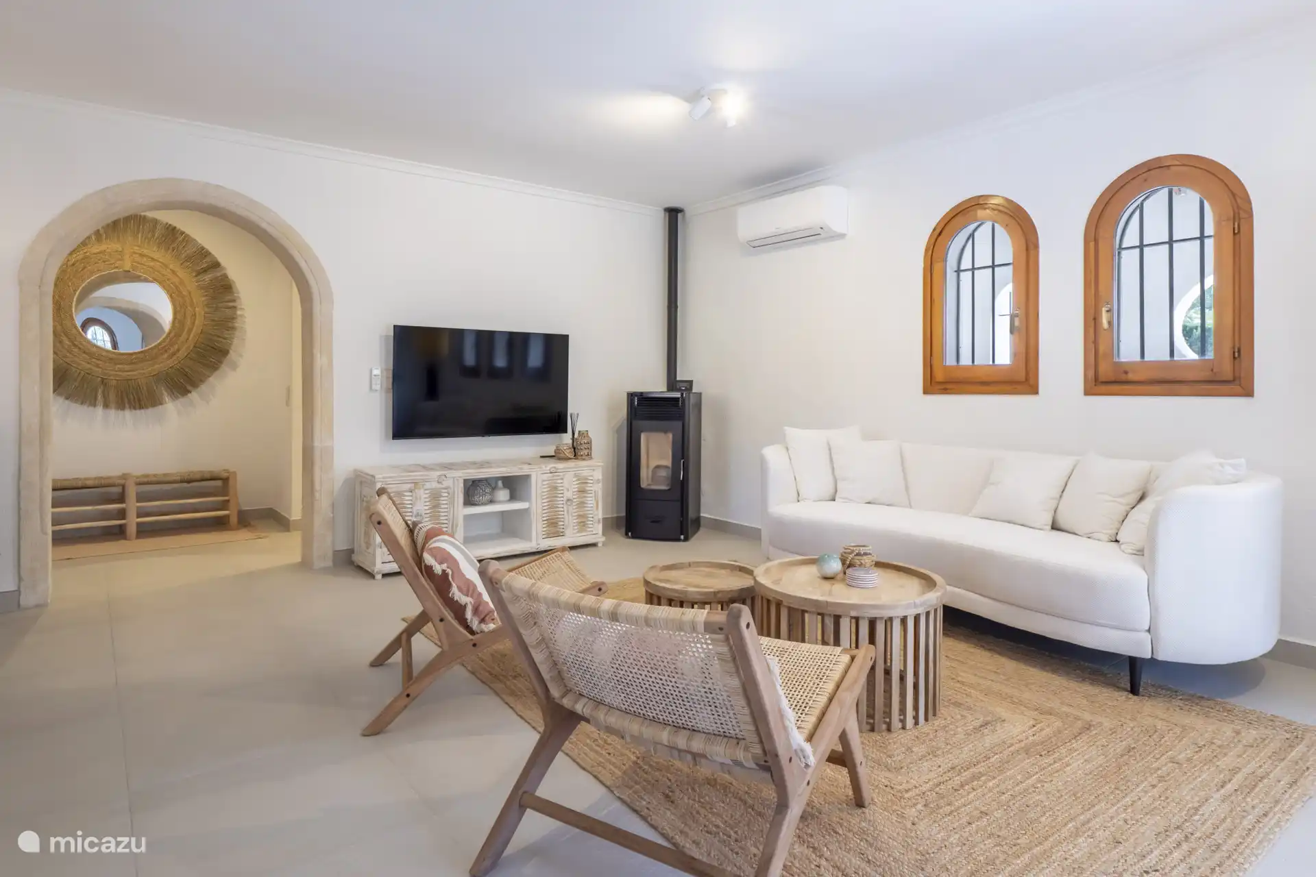 Moderna, luminosa y cómoda: esta villa se siente inmediatamente como una casa de vacaciones.