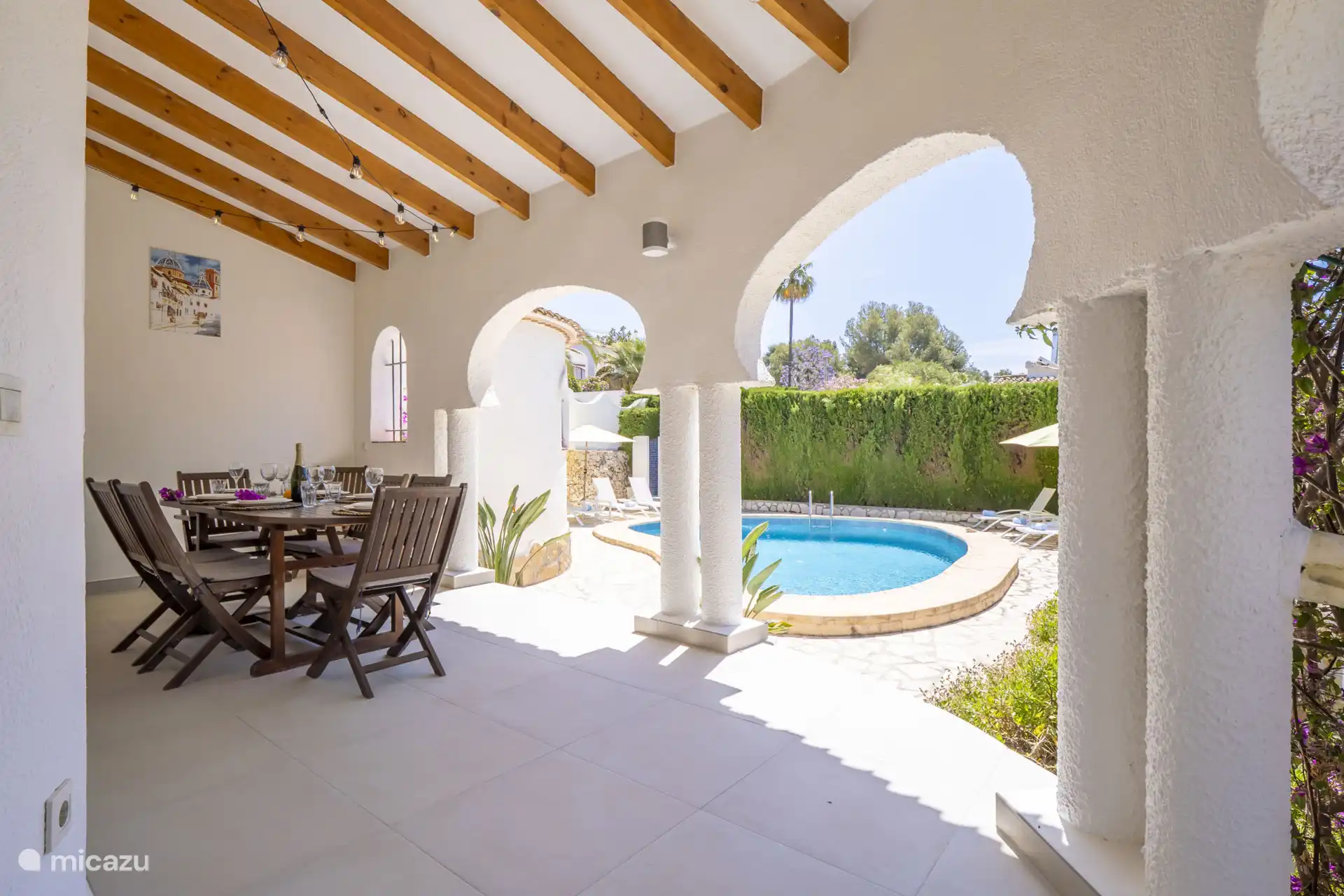 Una villa renovada con estilo para 6 personas en el verde Benissa.