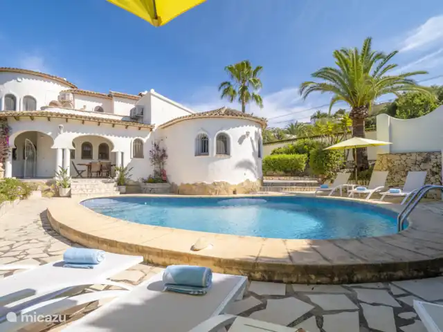 Villa Florencia  | Espagne, Costa Blanca, Benissa - villa Commencez votre journée par un Nespresso sur la terrasse, avec vue sur le jardin.