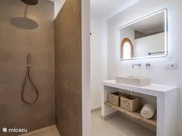 Villa Florencia  | Espagne, Costa Blanca, Benissa - villa Commencez votre journée dans une élégante douche à l’italienne.
