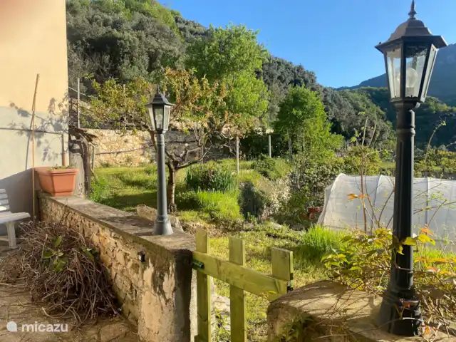 Ca' Armando en Liguria en Italia, Liguria, Erli - casa vacacional Terrazo giardino