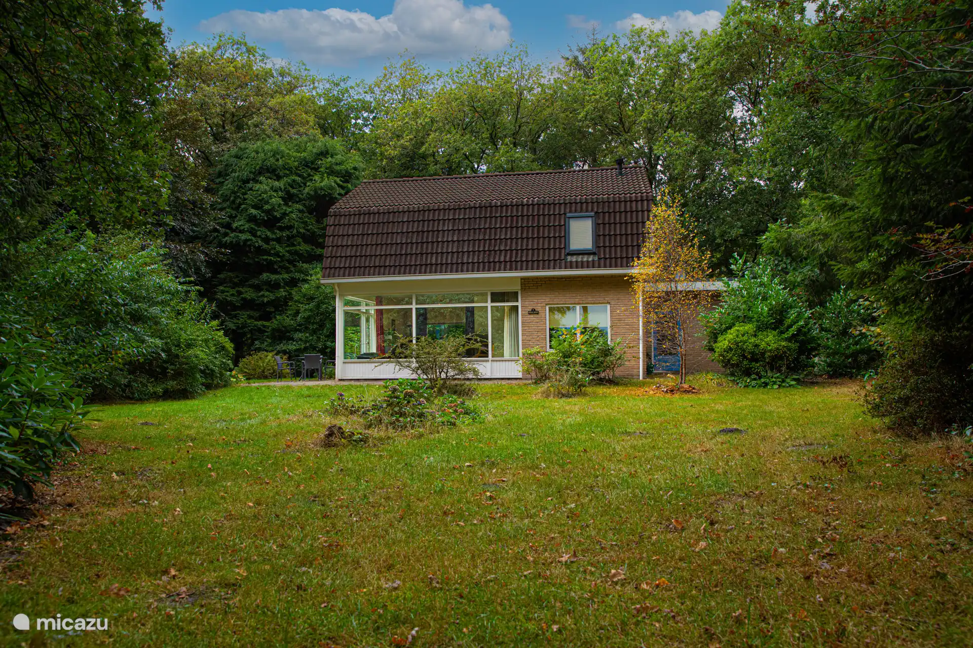 Das Häuschen mit dem großen Waldgarten, es gibt immer einen Ort, an dem die Sonne scheint