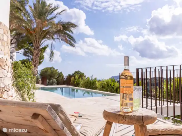 Casa Roca | Espagne, Costa Blanca, Benissa - villa Casa Roca - Heerlijke lounge stoelen bij het zwembad.