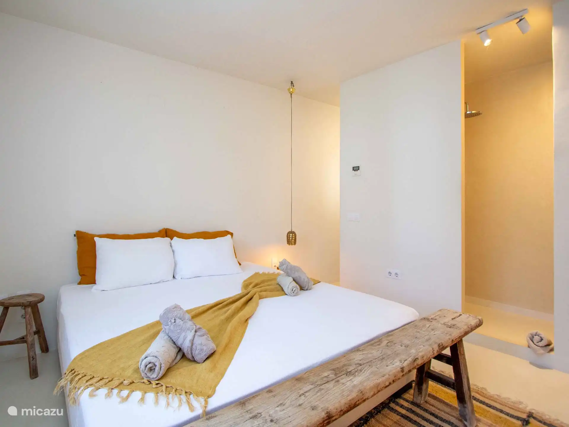 Casa Roca - Dormitorio con ducha