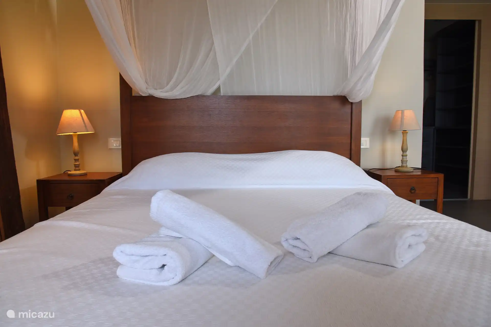 Lit de la chambre principale