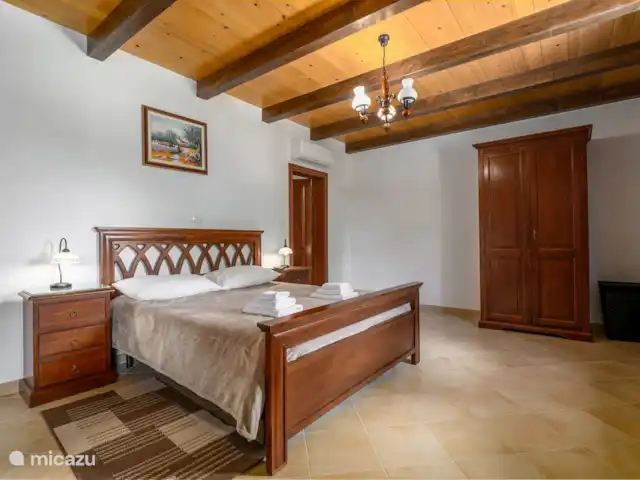 Villa Kristijan en Croacia, Istria, Zminj - villa dormitorio