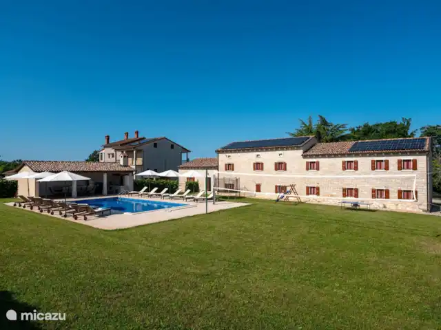 Villa Kristijan en Croacia, Istria, Zminj - villa Chalet con piscina