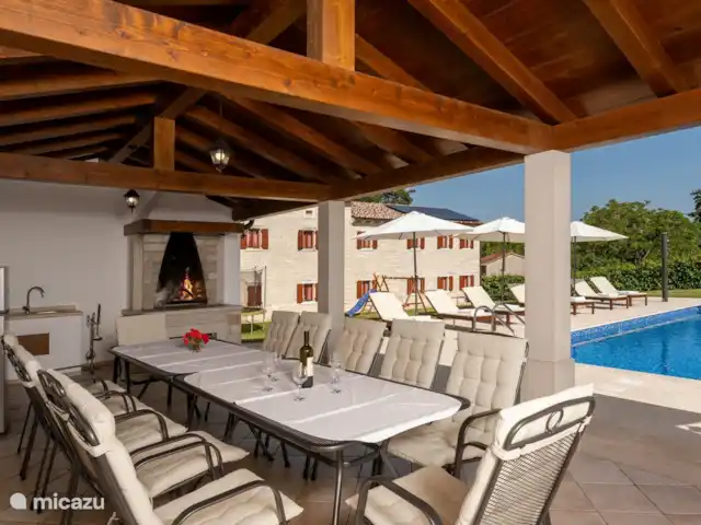 Villa Kristijan en Croacia, Istria, Zminj - villa Porche cubierto