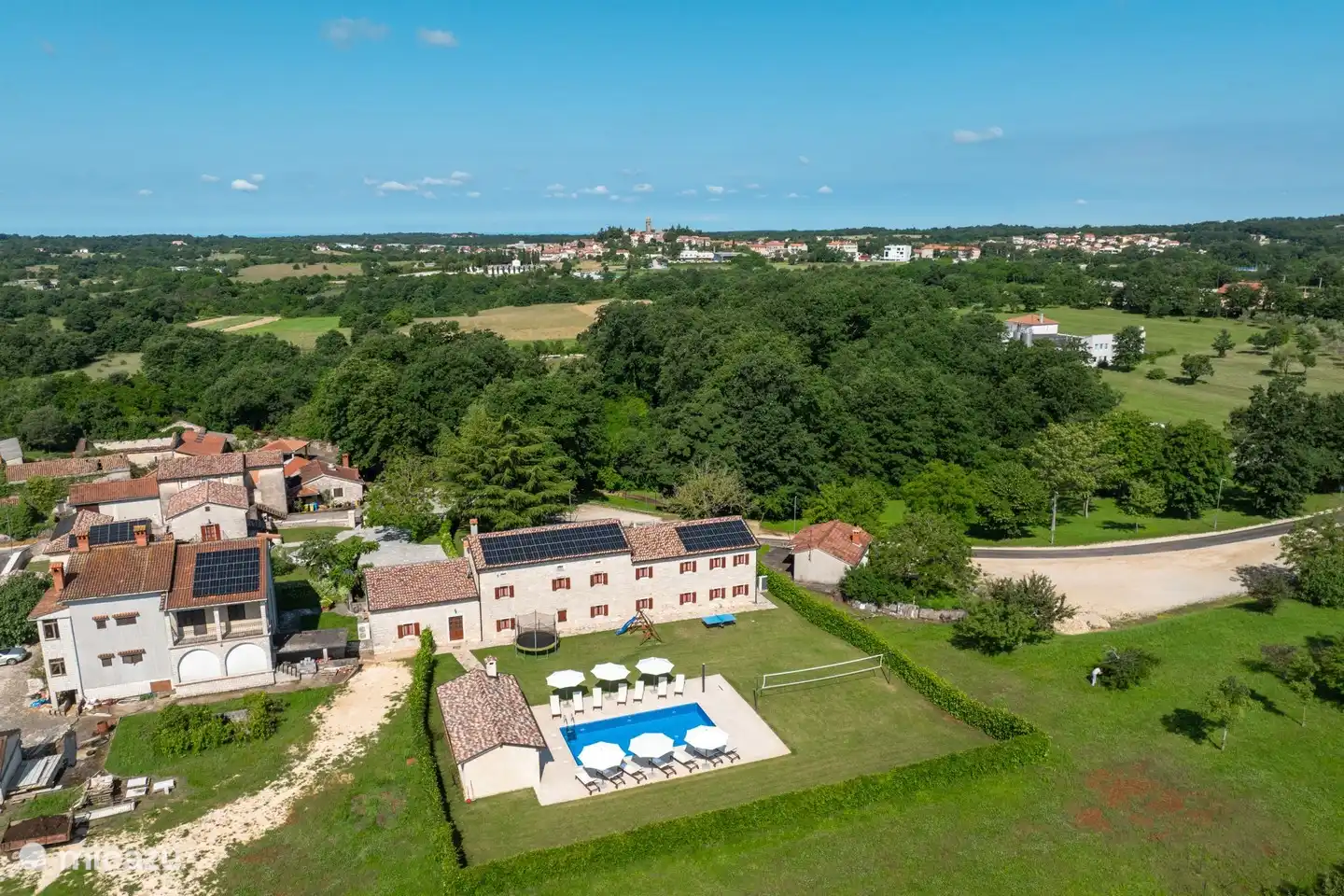 Blick auf die Villa aus der Luft