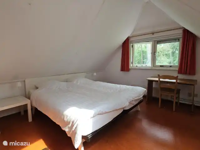 Chalet dans les bois | Pays-Bas, Drenthe, Diever - maison de vacances Chambre à droite avec lit double.