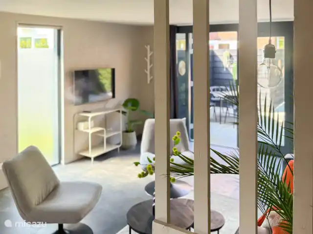 't Boschhuys | Pays-Bas, Hollande du Nord, Bergen - tiny house Vue du salon depuis les escaliers